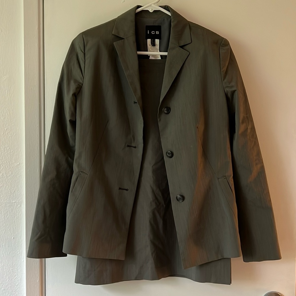 Vintage iKCB Gray Blazer and Skirt Suit Set | Made in Japan Size 6